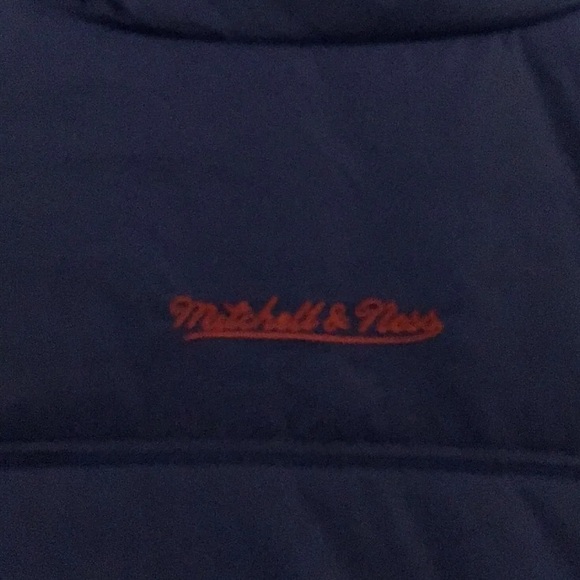 NWT Mitchell & Ness Buffalo Bills Throwback Puffer Vest XL Deadstock - Picture 4 of 4